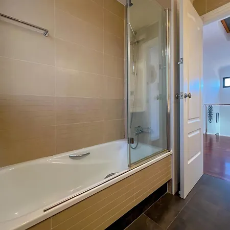 Stylish With Saltwater Pool Villa *